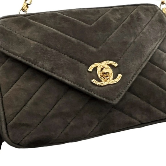 RARE Vintage CHANEL Chevron V-Line Fringe Bijou Chain Shoulder Bag – Brown Suede - Picture 2 of 14